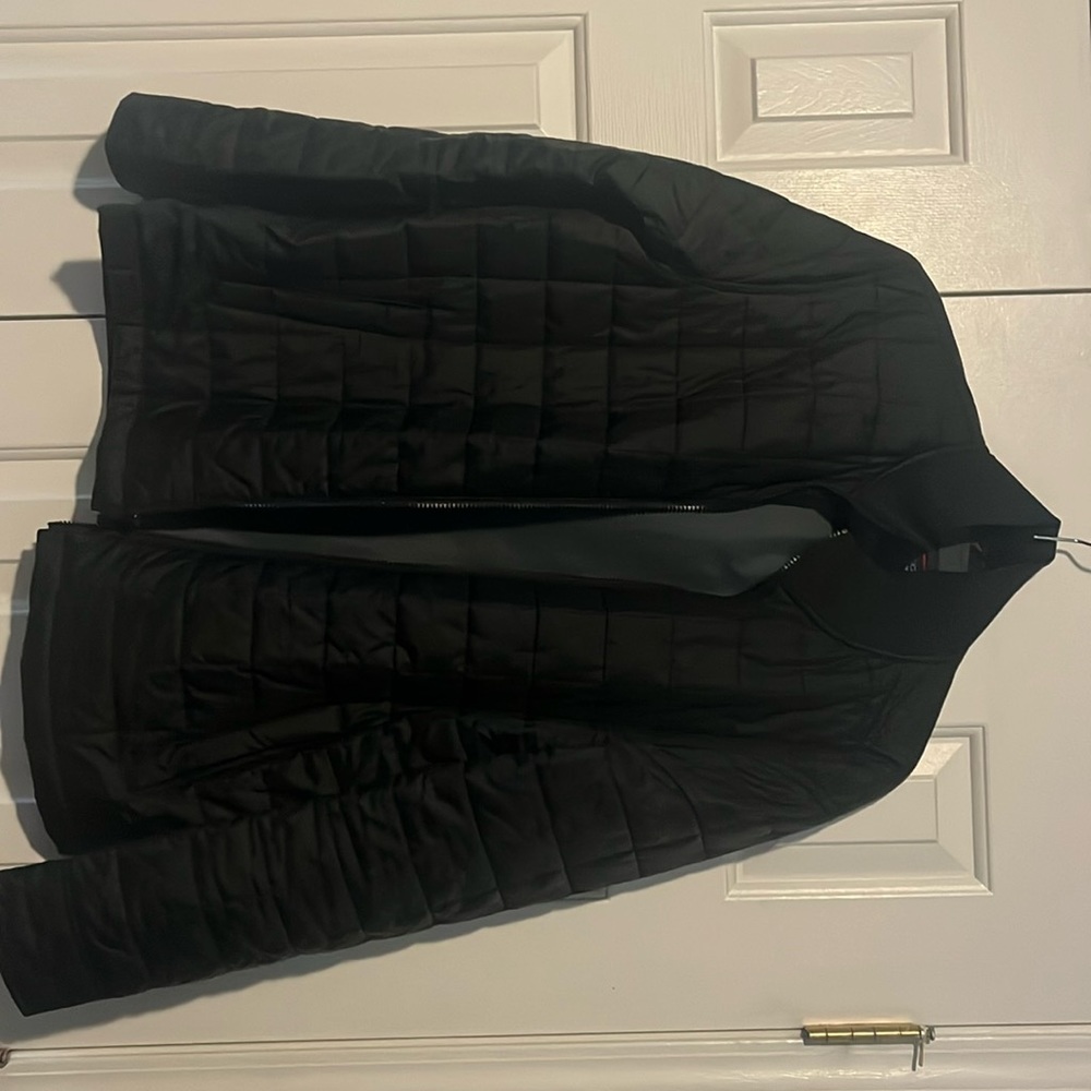 Untuckit black jacket